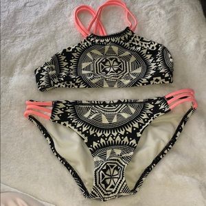 Good condition strappy halter bikini set